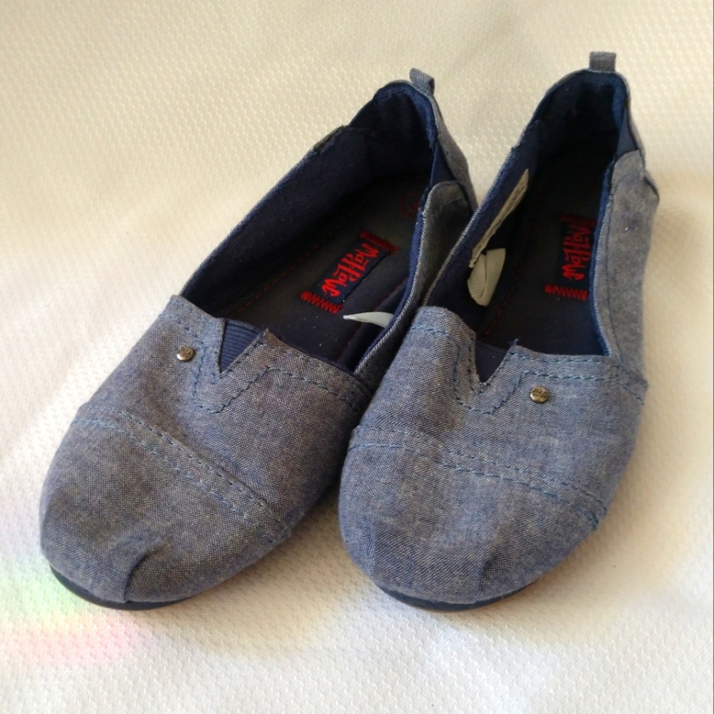Women's size 5 Mad Paw blue denim style flats/loafers, great condition!